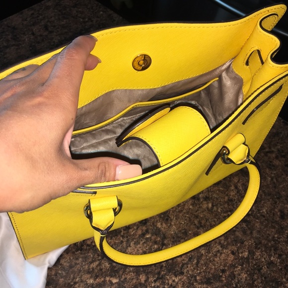 ✨💛Michael Kors purse & wallet💛✨ - Picture 9 of 12